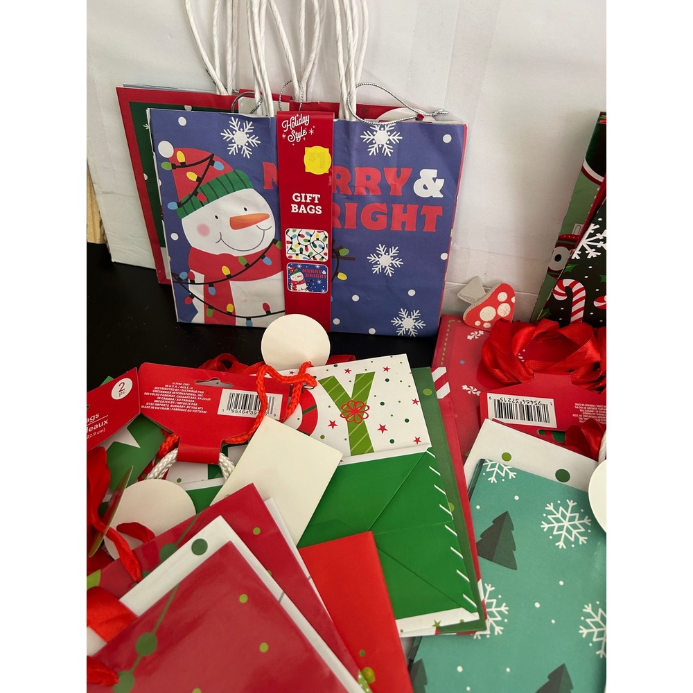 Gift Bags Christmas Red Green Blue White Bulk Lot Holiday Small Medium 30 Count